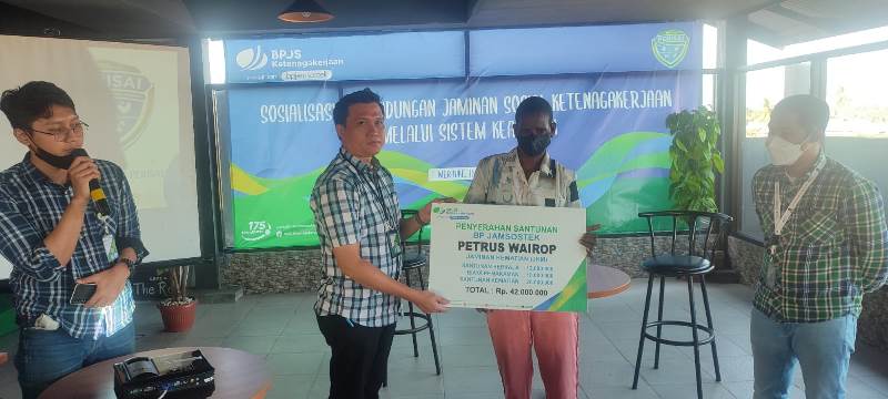 Meninggal Setelah 7 Hari Terdaftar, Almarhum Petrus Wairop Disantuni BPJS Ketenagakerjaan