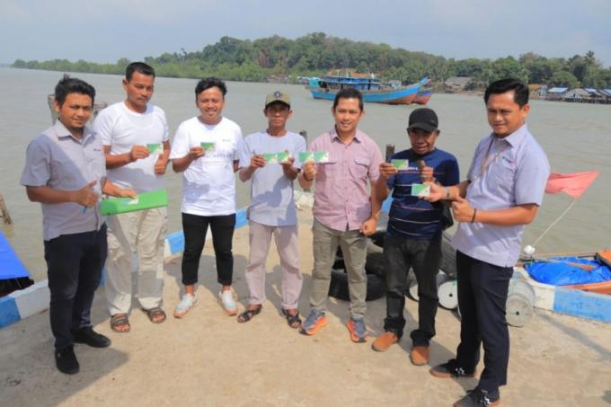 PT Timah Berikan Perlindungan Sosial BPJS Ketenagakerjaan untuk Ratusan Nelayan di 2024