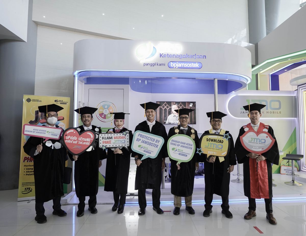 Hadiri Wisuda UNEJ, Dirut BPJS Ketenagakerjaan Sampaikan Urgensi Perlindungan Jaminan Sosial